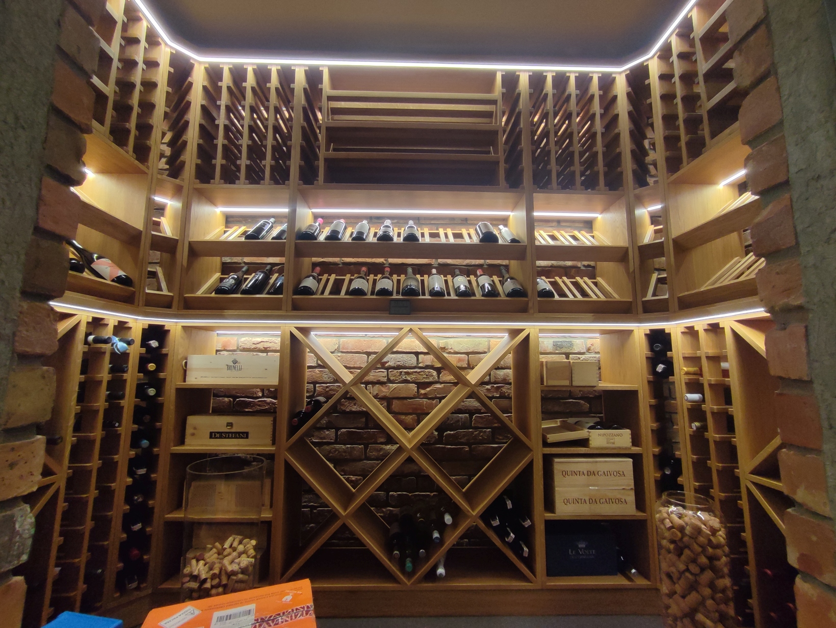 Realization Wloclawek - Wooden Wine Racks