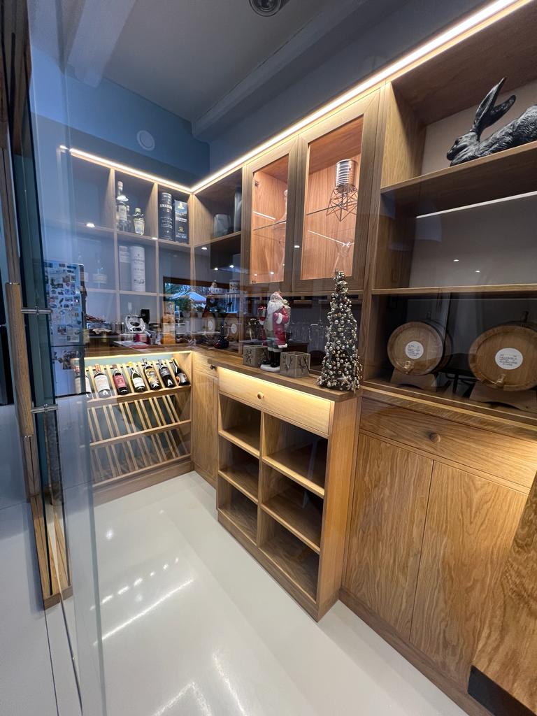 Regały na wino z płyty Stolarskiej na zamówienie