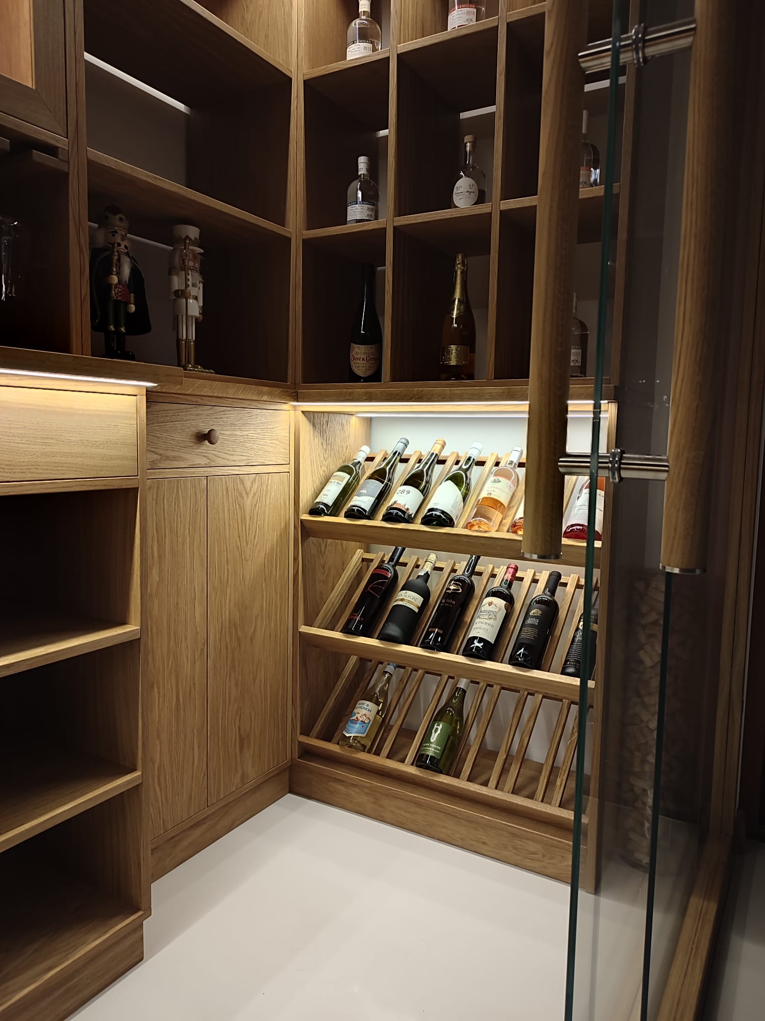 Regał na wino z płyty Stolarskiej na zamówienie Kobierzyce