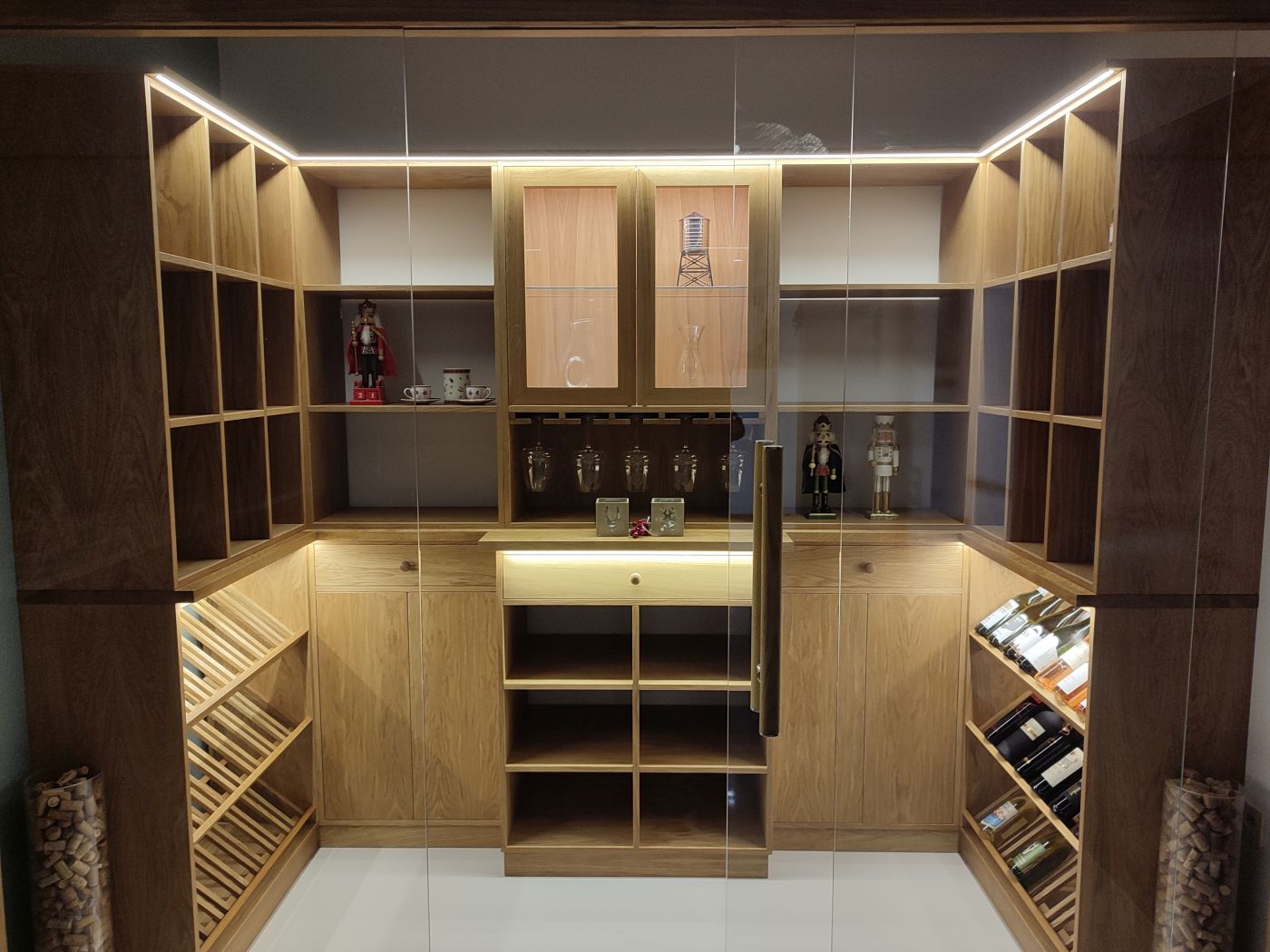 Kobierzyce Regał na wino z płyty Stolarskiej