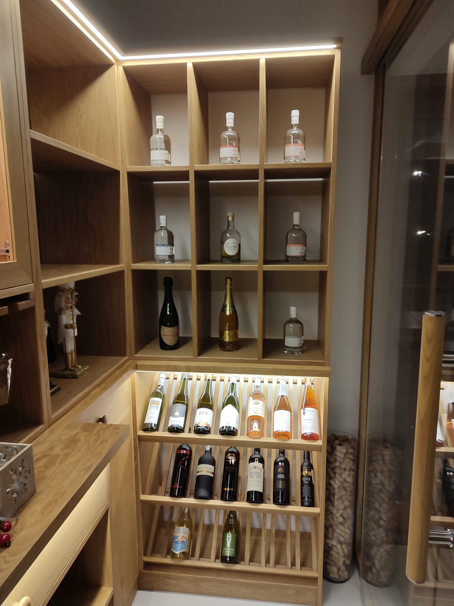 Kobierzyce Regał na wino z płyty Stolarskiej na zamówienie