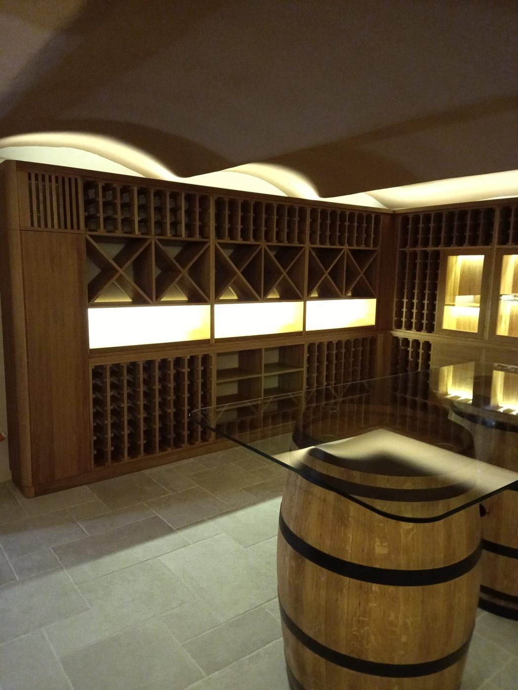 drewniany regał na wino na zamówienie Cieszyn