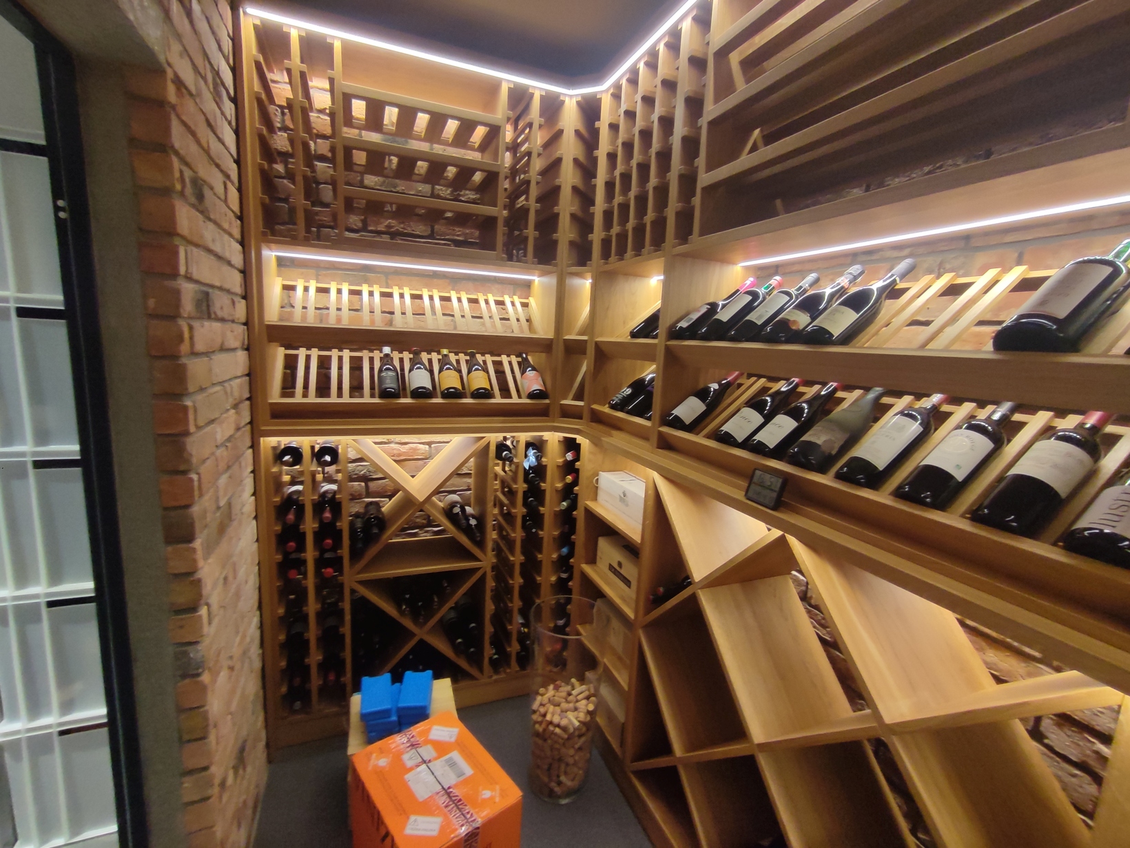 Realization in Wloclawek – Wooden Wine Racks