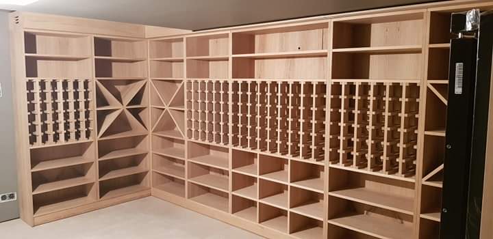 Realizacja Iława - Drewniane regały na wino