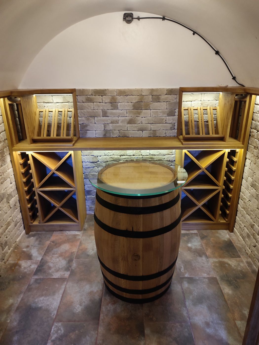 Piwniczka ogrodowa na wino Skawica