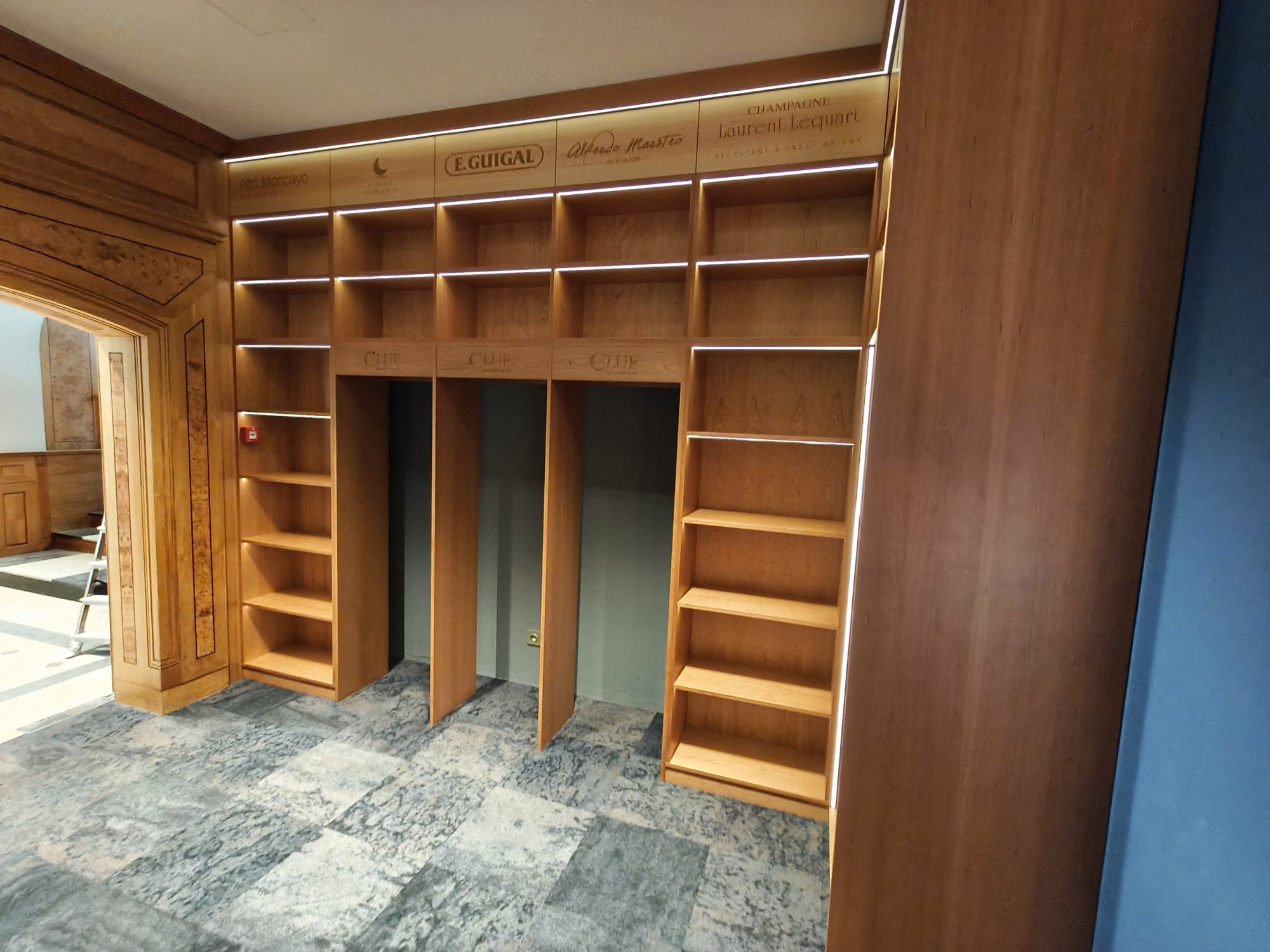 Realization Szczecin – Premium Wine Racks Made from Blockboard