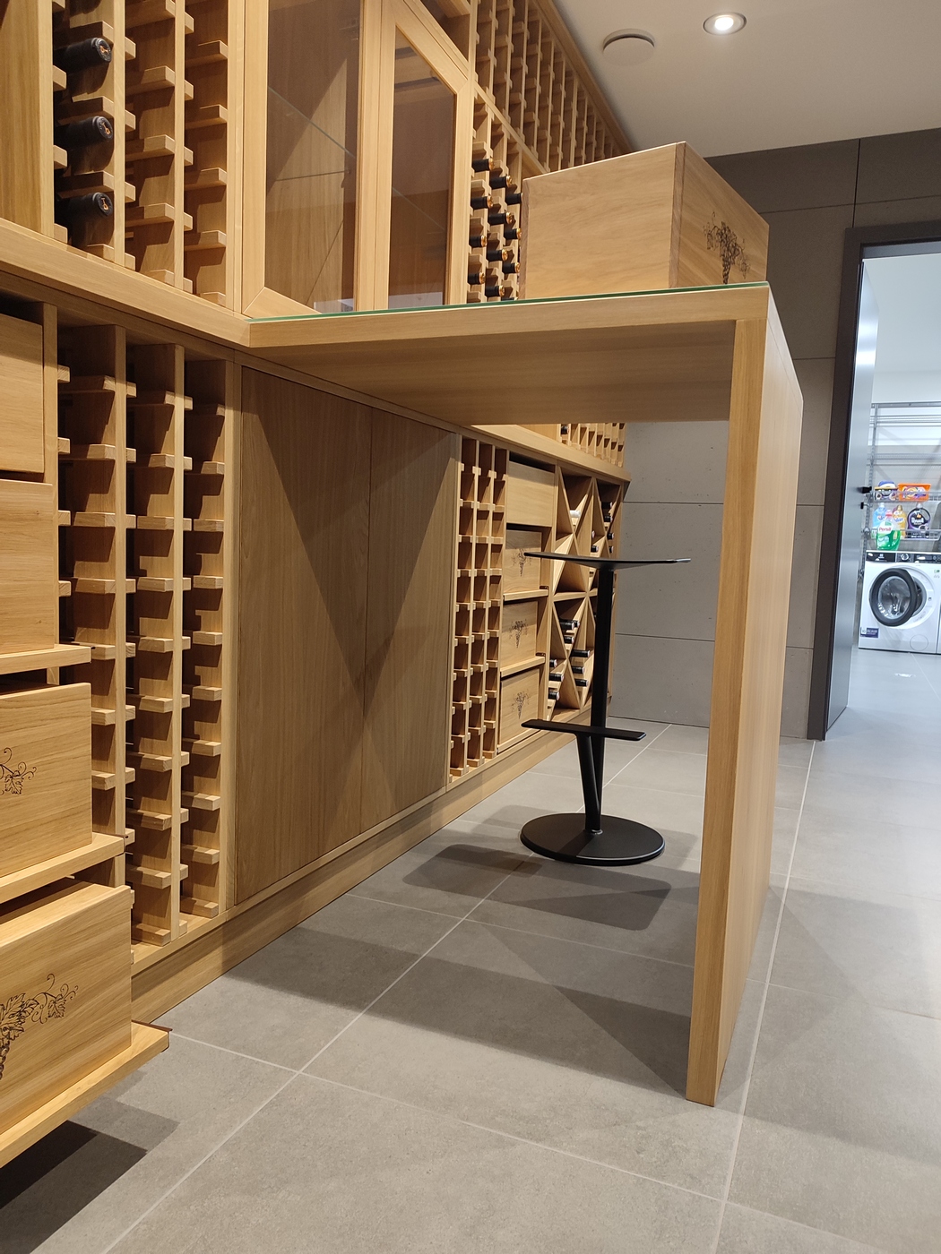 Drewniane regały na wino na zamówienie Krosno producent