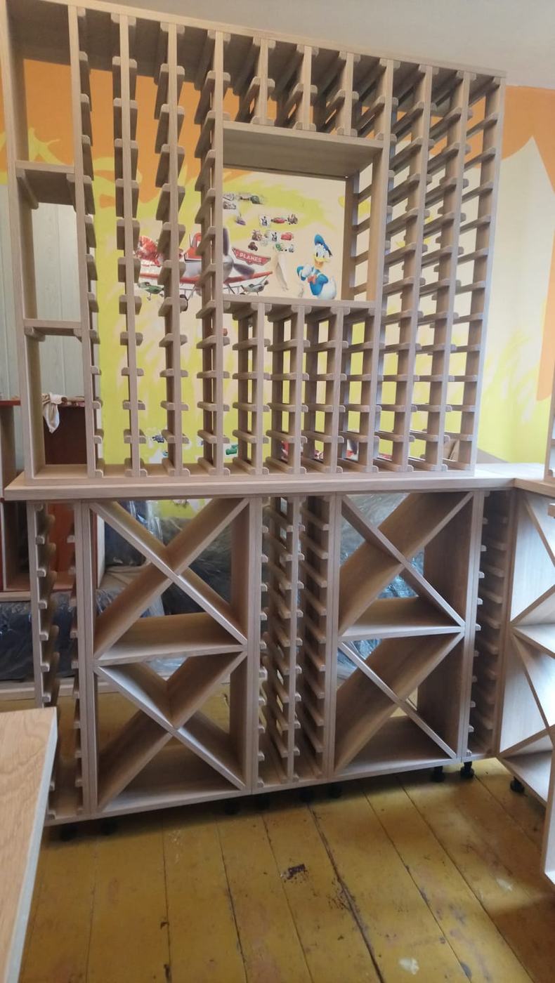 Drewniane regały na wino na zamówienie