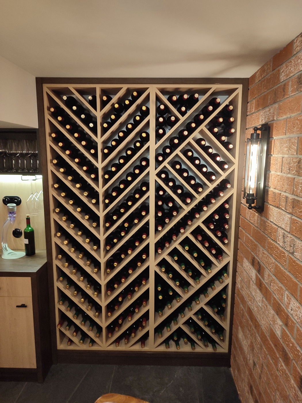 regał na wino drewniany na wymiar w Warszawie