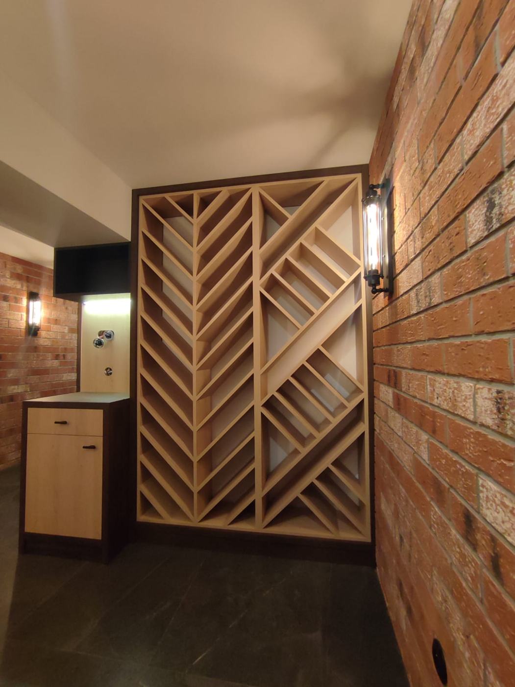 regał na wino z drewna – na wymiar Szczecin