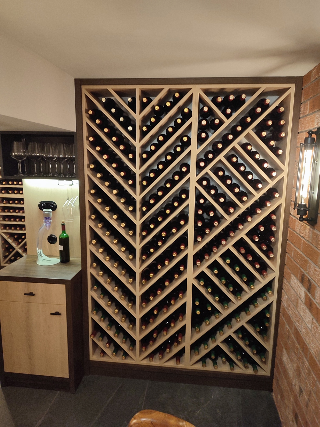 regał na wino na zamówienie drewniany Poznań