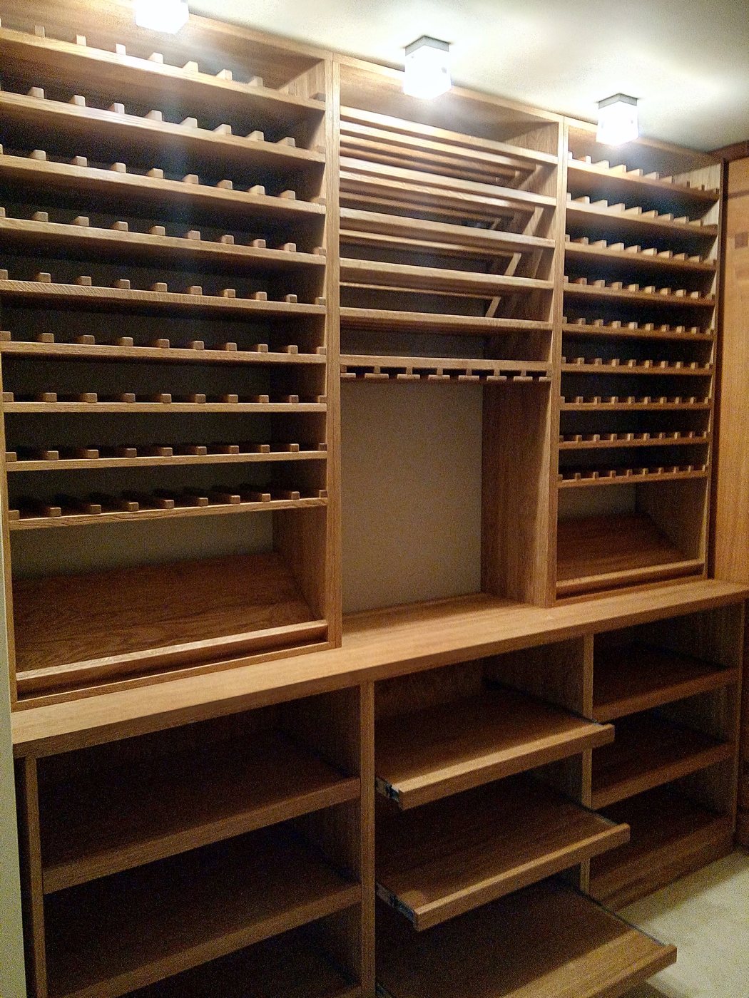 Realizacja Lublin - Drewniane regały na wino