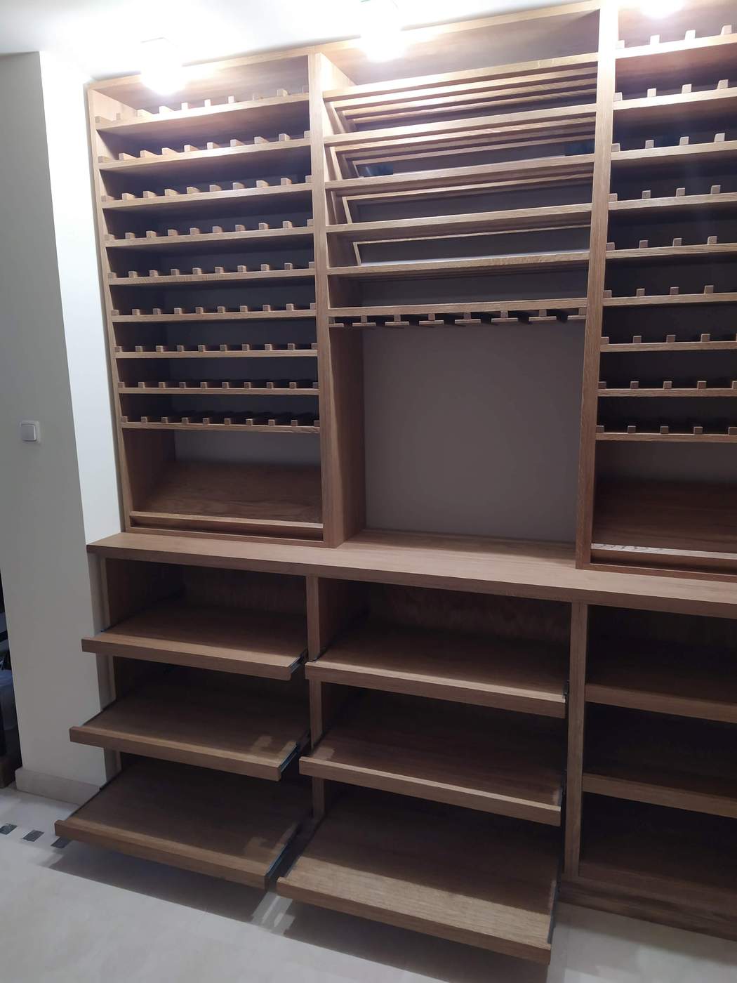 Drewniane regały na wino na zamówienie Lublin