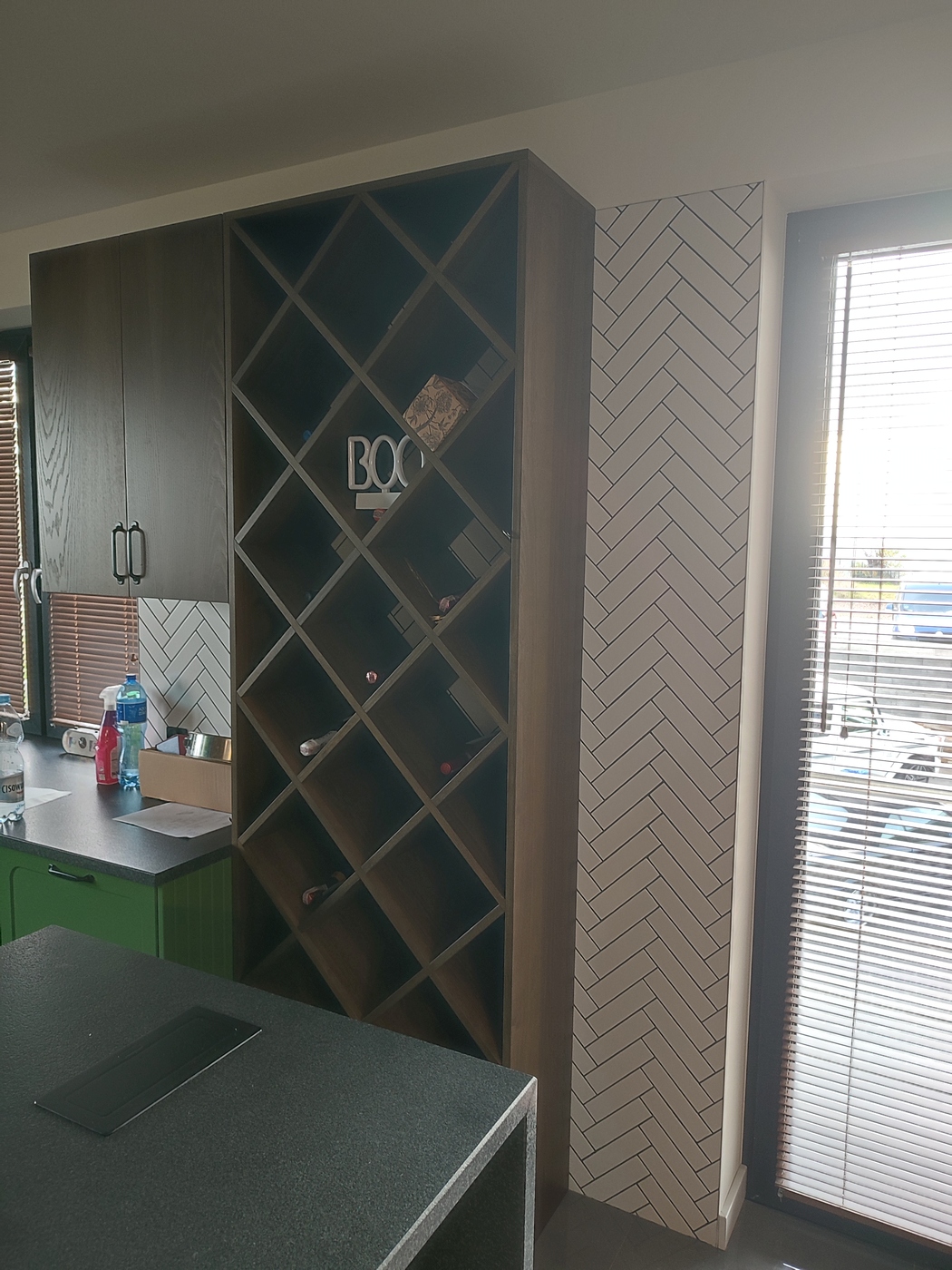 regał na wino z litego drewna – na zamówienie Katowice