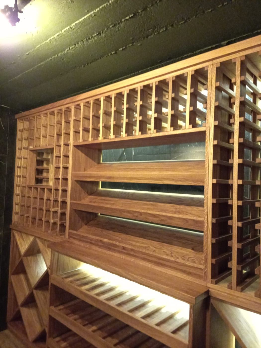 Nałęczów Drewniane regały na wino