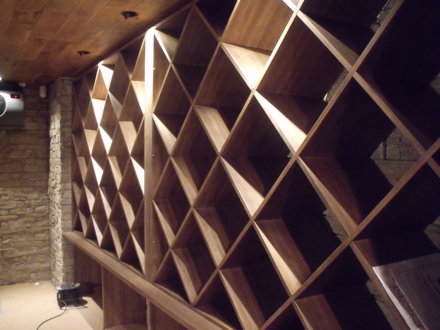 Drewniane regały na wino na zamówienie Norwegia