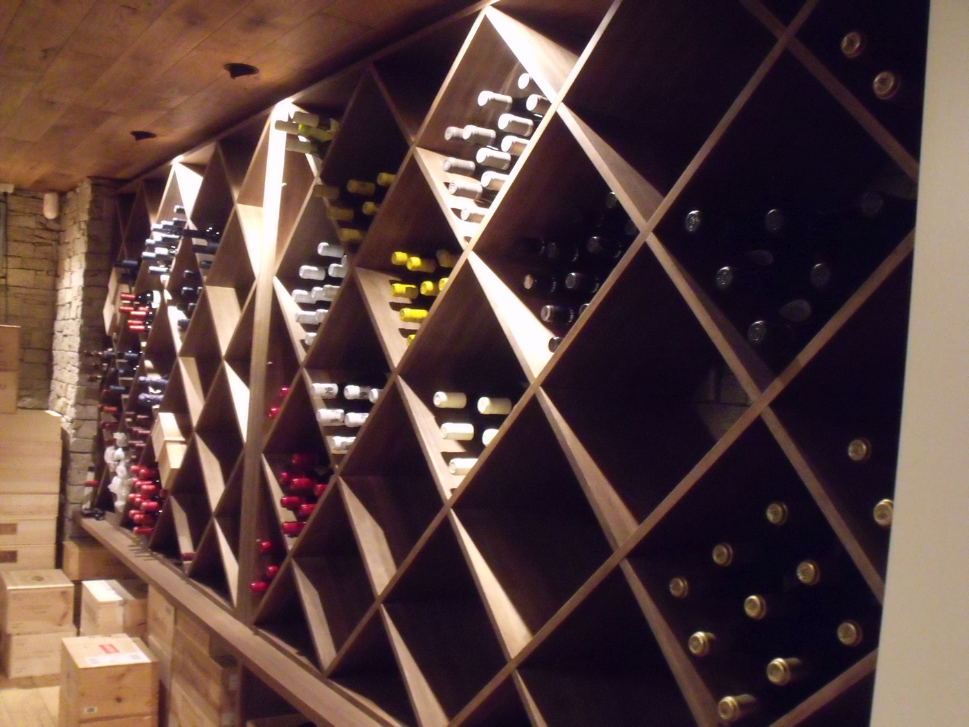 Norwegia Drewniane regały na wino na zamówienie