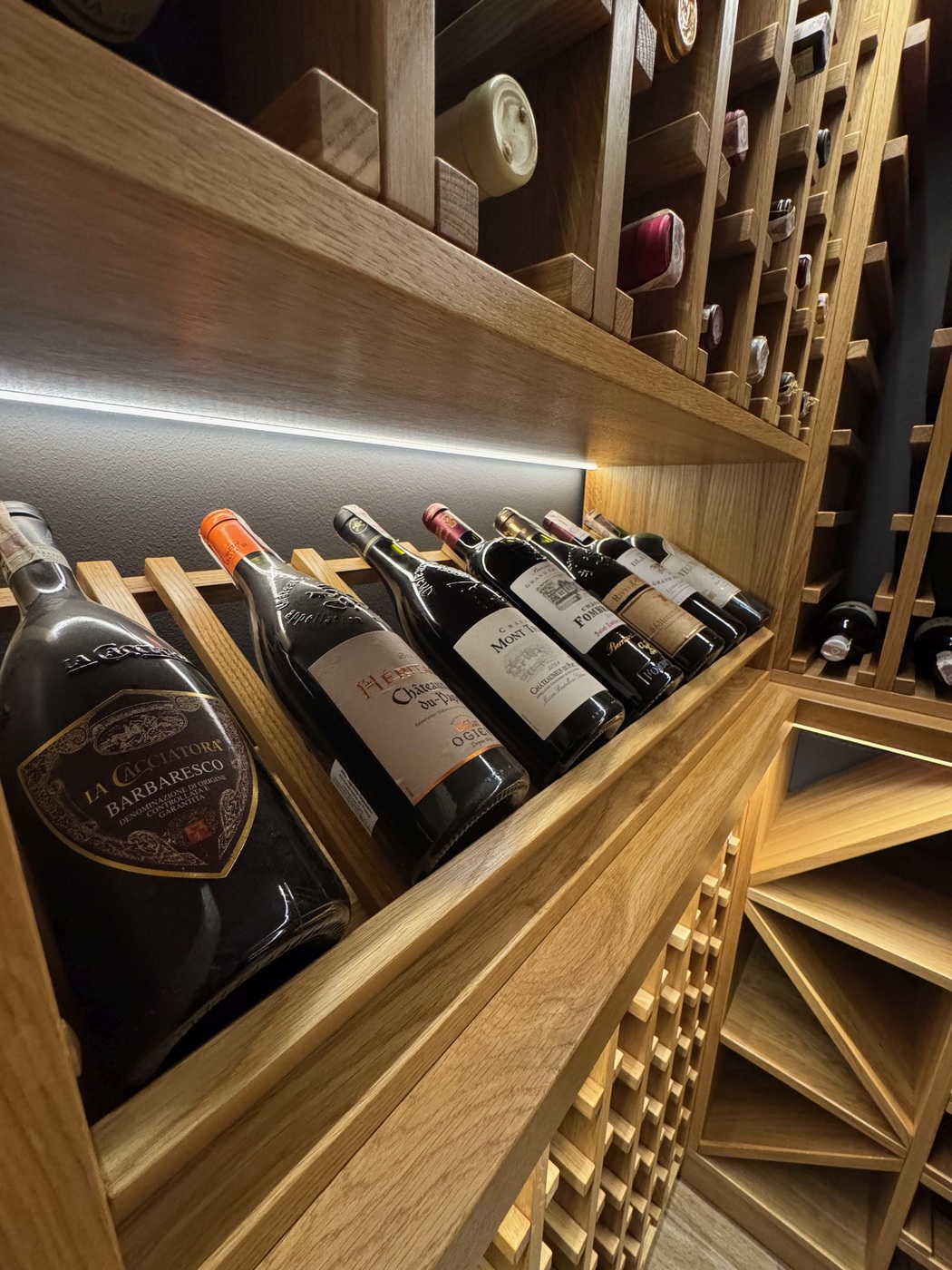 Wilga Drewniany regał na wino na zamówienie