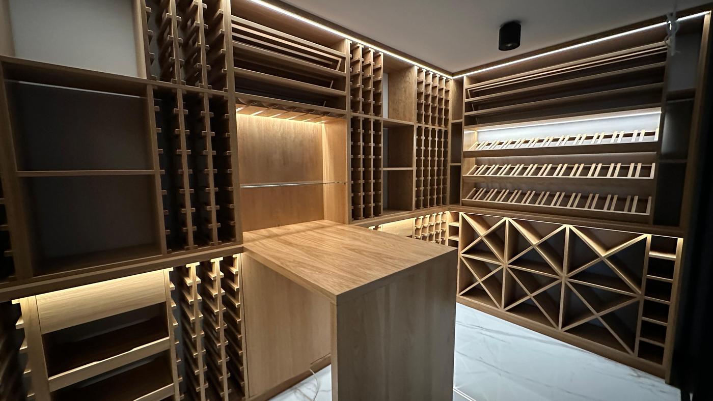 Drewniane regały na wino producent Spalona