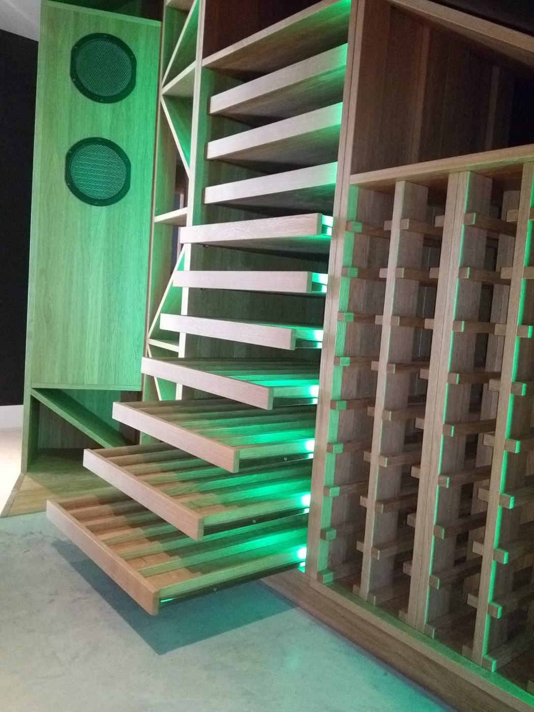 Warszawa Drewniany regał na wino stolarz